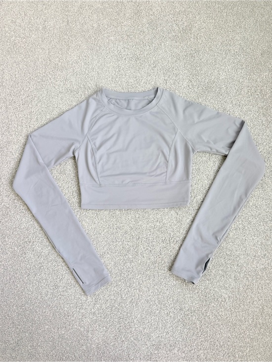 Tops - Cropped Long-Sleeve Active Top in Light Gray